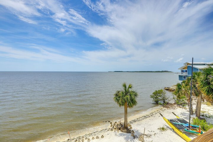 Walkable Beachfront Retreat on Cedar Key!