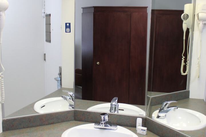 Travelodge by Wyndham Trois-Rivieres