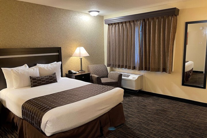 Room 8 of 22