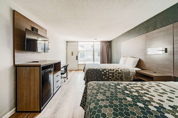 Room 15 of 49