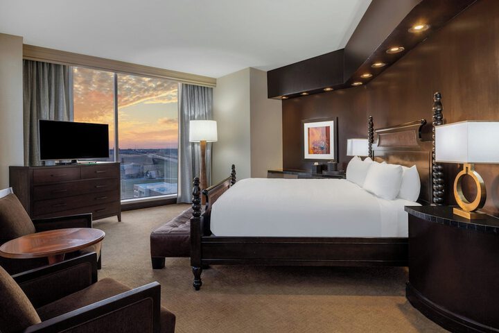 Renaissance Dallas North Hotel