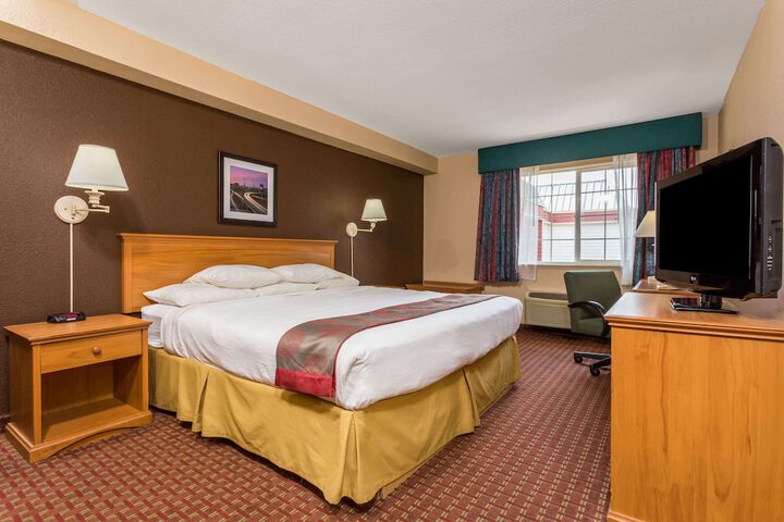 Room 7 of 29