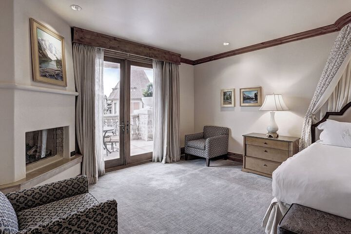 Room 209 of 450