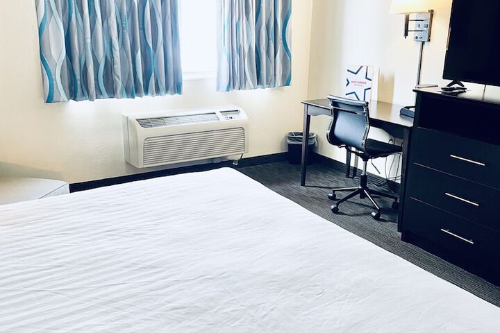Room 11 of 43