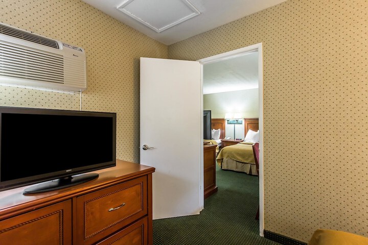 Room 13 of 39