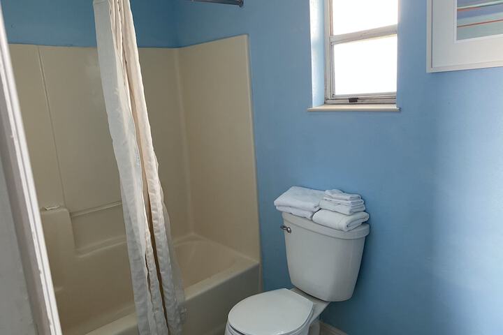 Room 4 of 13
