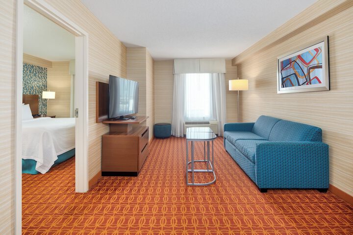 Fairfield Inn and Suites by Marriott Toronto Airport