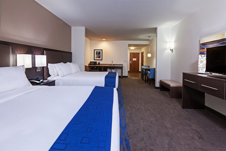 Room 13 of 35
