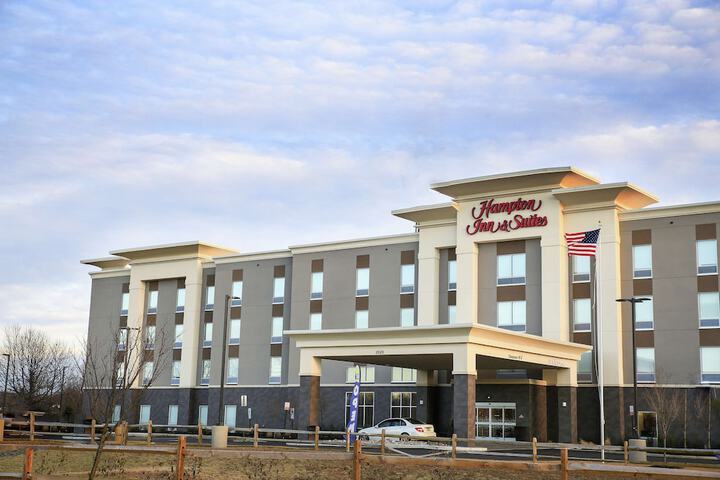 Hampton Inn & Suites Mount Laurel / Moorestown