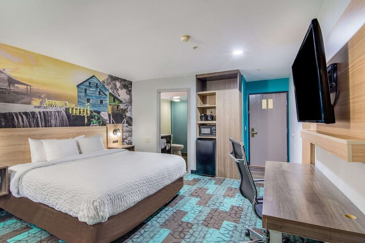 Room 26 of 43
