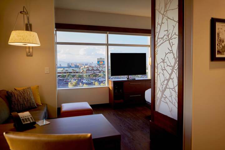 Room 17 of 24