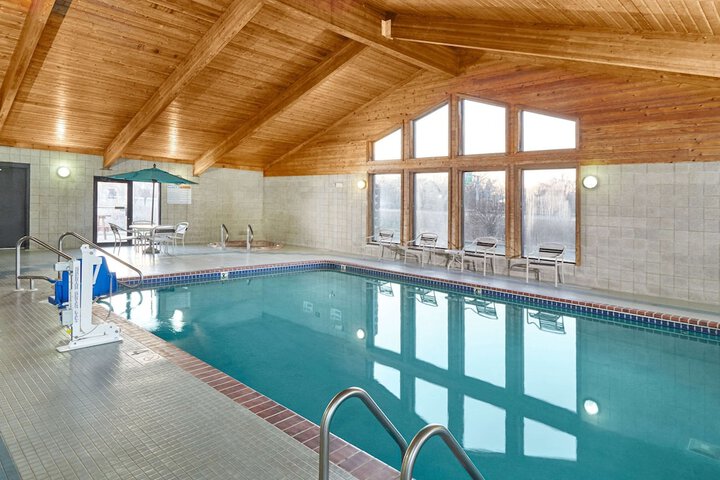 Pool 6 of 37