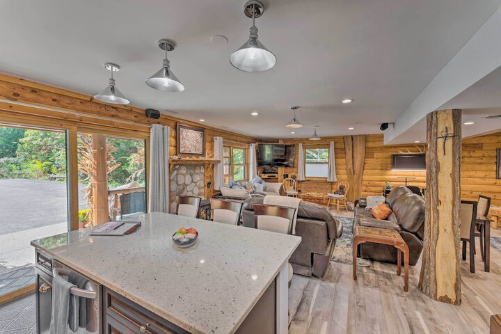 Cozy Wisconsin Studio 11 Mi to Lake Geneva!