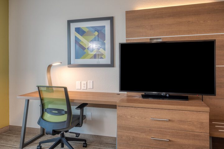 Room 26 of 37