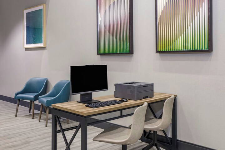 Holiday Inn Quincy East by IHG