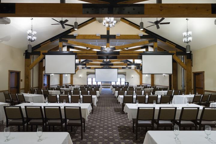 Ballroom/Hall 33 of 36