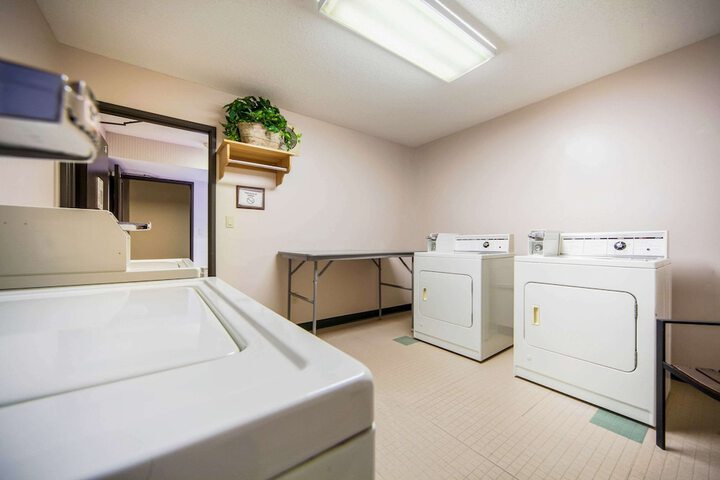 Room 21 of 37