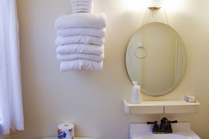 Shorelands Guest Resort and Cottages