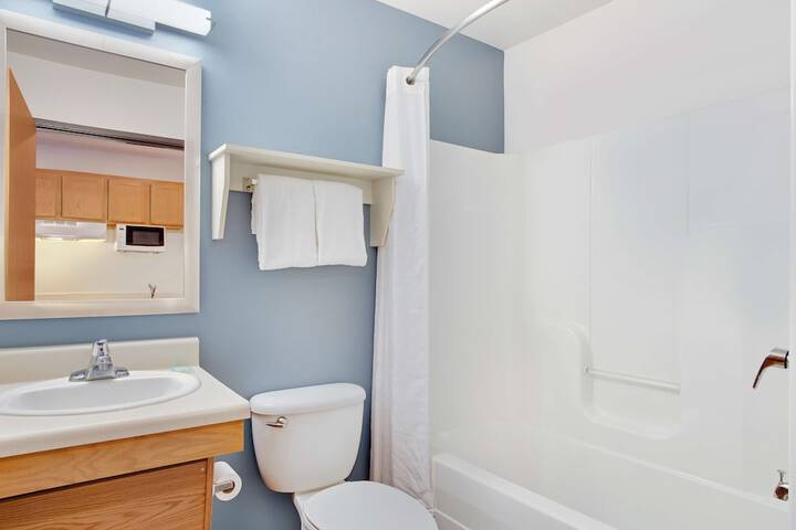 Room 5 of 18