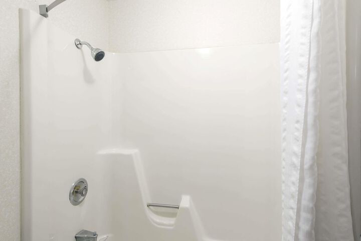 Room 9 of 23