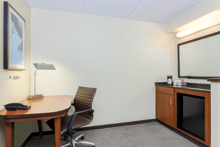 Room 17 of 40