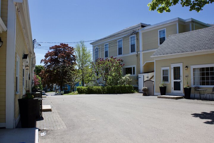 Tattingstone Inn