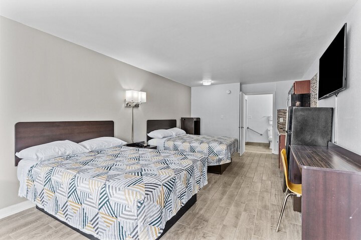 Room 42 of 60