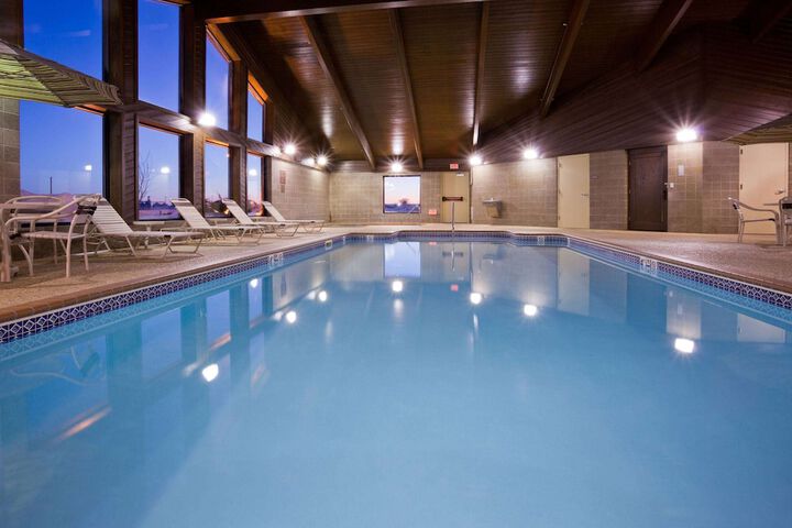 Pool 4 of 14