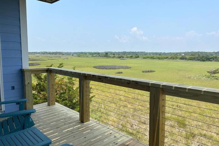 Holden Beach House Second Row with surround views!