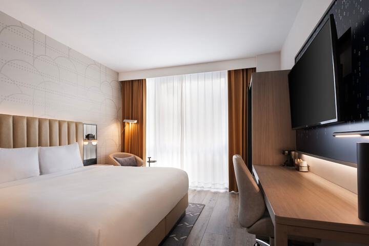 Room 13 of 45