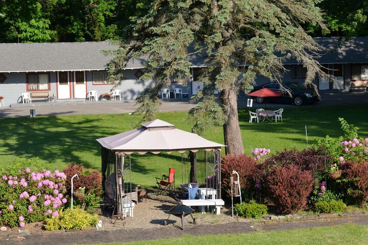 Chamber Lane Motel