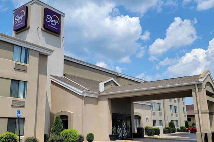 Hotel 4 of 40