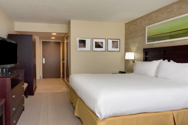 Room 16 of 37
