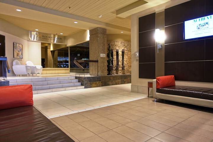 Ramada Plaza by Wyndham Regina Downtown