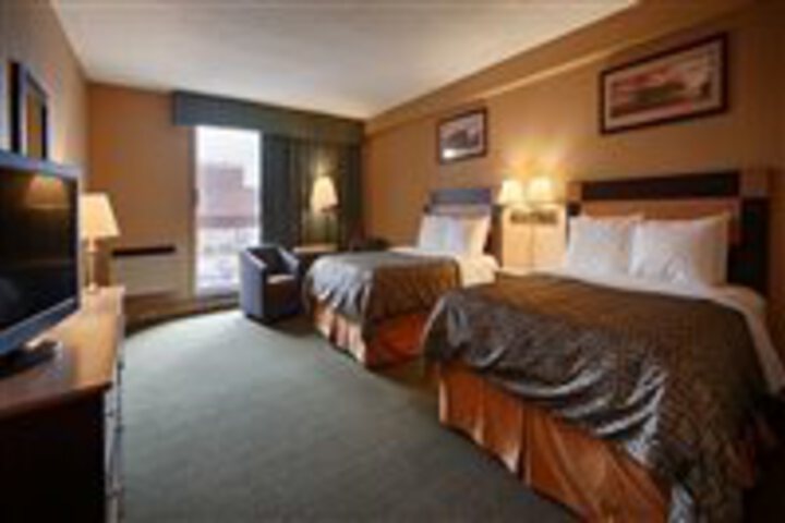 WYNDHAM GARDEN NIAGARA FALLS FALLSVIEW (