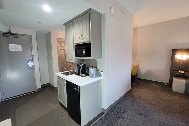 Room 32 of 54