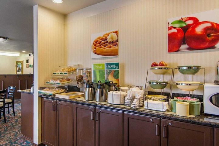 Breakfast/Coffee Service 89 of 107