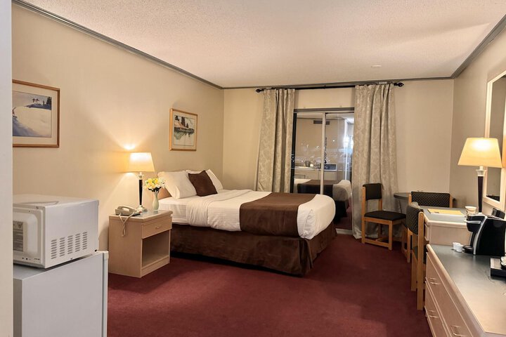 Divya Sutra Plaza and Conference Centre Vernon, BC
