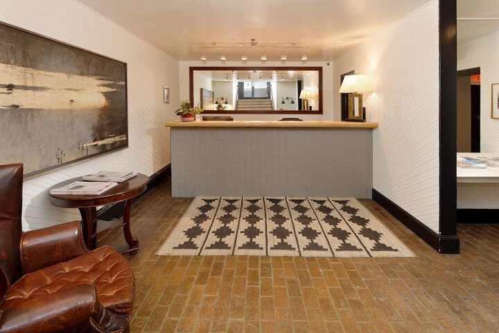 Hotel Interior 16 of 127