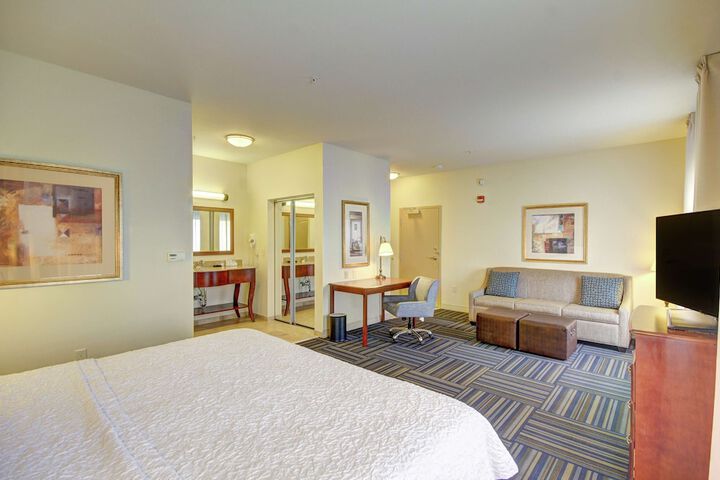 Room 26 of 33