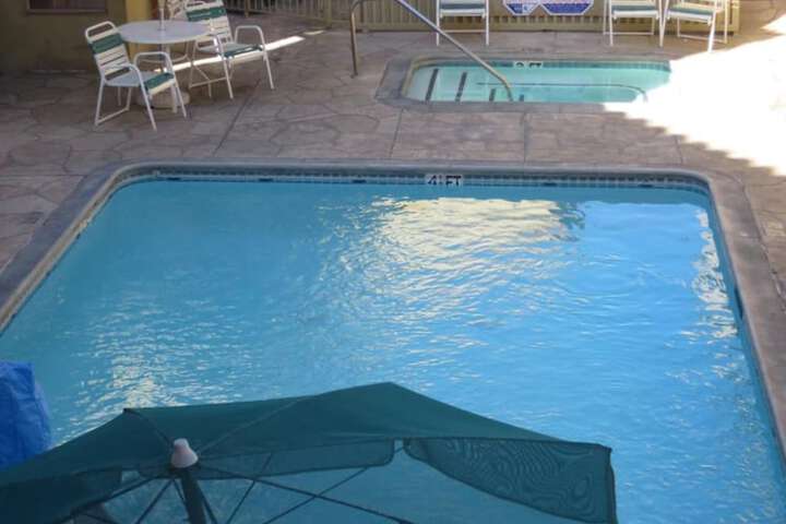 Pool 13 of 60