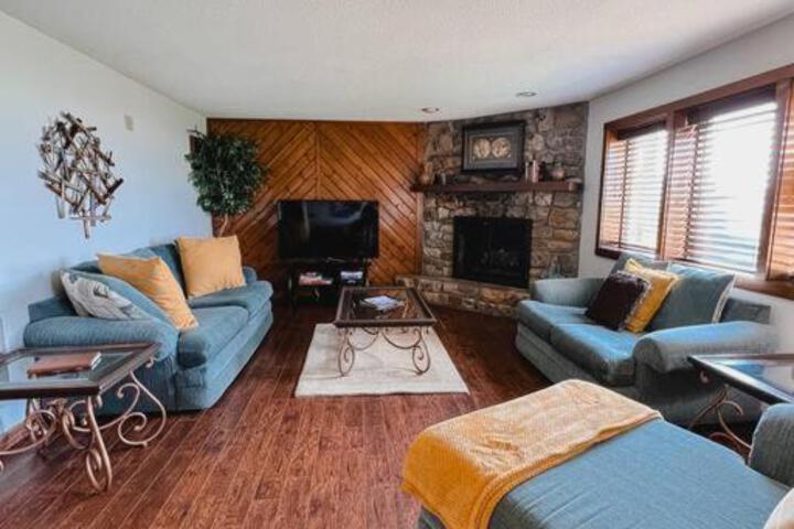 Serene & Comfy - Stunning View & Long - Jetted Tub