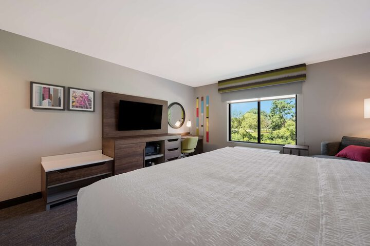 Room 22 of 42