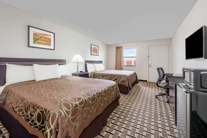 Room 12 of 18