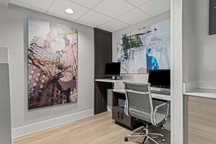 Business Center 25 of 25