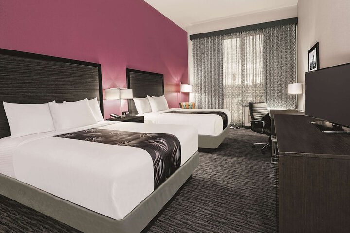 La Quinta Inn & Suites by Wyndham Dallas Grand Prairie North
