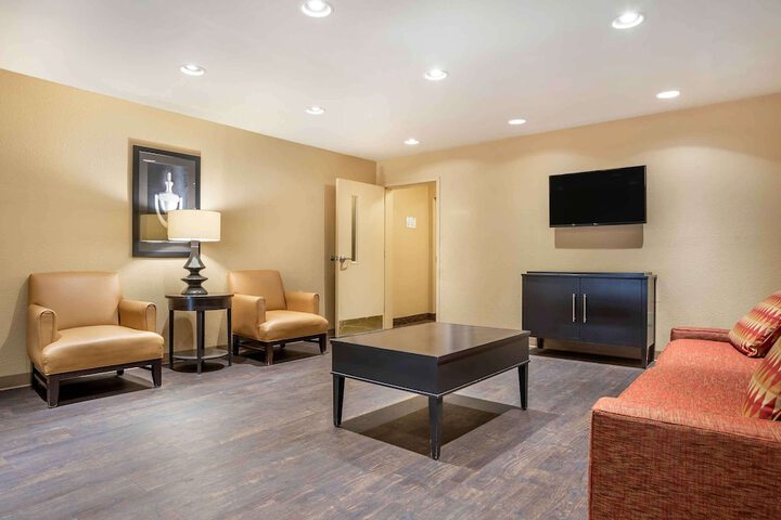 Hotel Interior 11 of 31