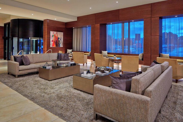 Lounge 39 of 49