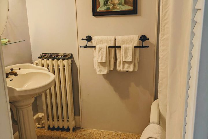 Room 71 of 119