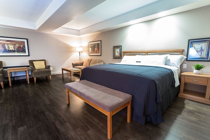 Royal Hotel Edmonton Airport Trademark Collection by Wyndham